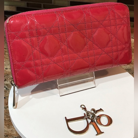 DIOR Cannage Patent Leather Zip Around Wallet 😍❤️🔥🔥 - Picture 13 of 17